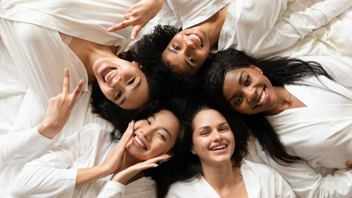 Happy International Women's Day & How to Ease Anxiety Over Housework (5 Tips to Make Tidying Up Less of a Chore)